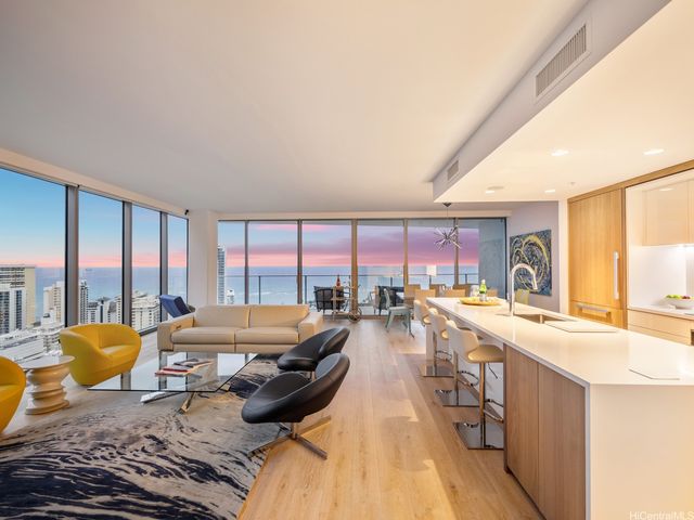 383 Kalaimoku Street 3307, Honolulu, HI 96815