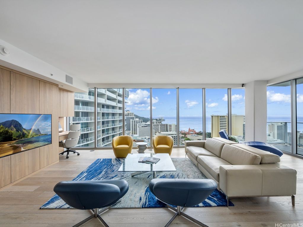383 Kalaimoku Street 3307, Honolulu, HI 96815