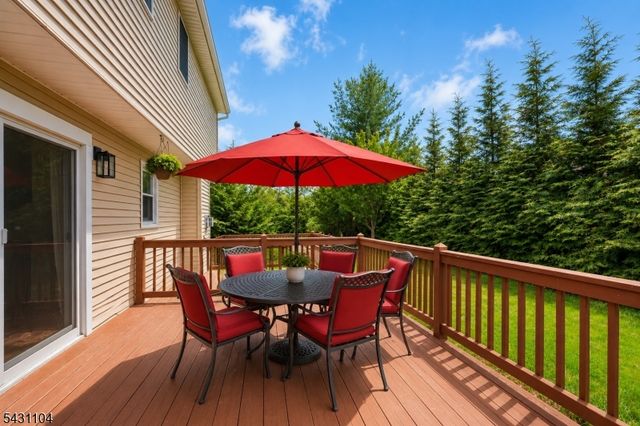 6 Madoc Trl, Jefferson Twp., NJ 07438