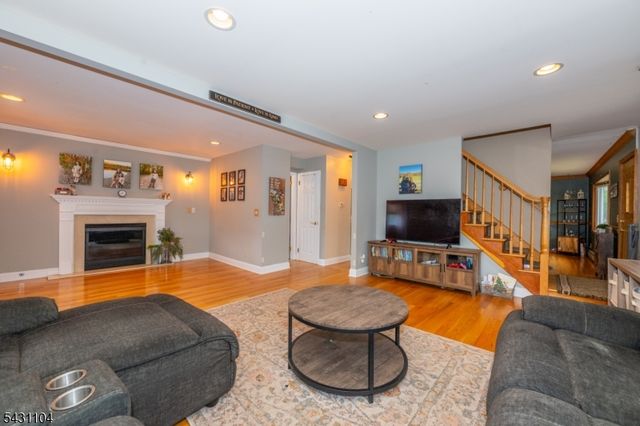 6 Madoc Trl, Jefferson Twp., NJ 07438