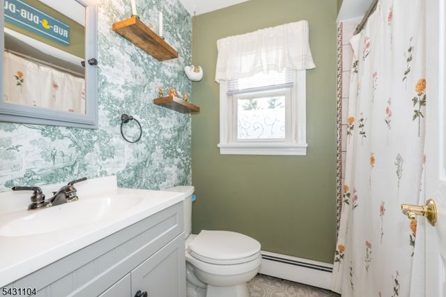 6 Madoc Trl, Jefferson Twp., NJ 07438