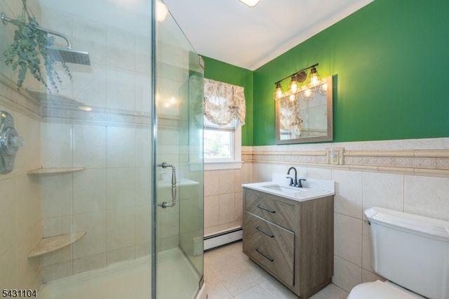 6 Madoc Trl, Jefferson Twp., NJ 07438