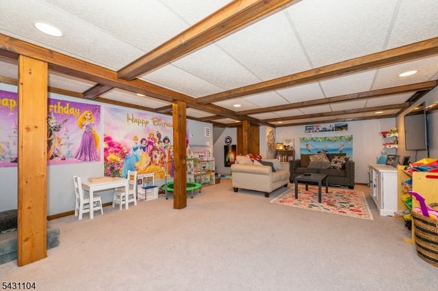 6 Madoc Trl, Jefferson Twp., NJ 07438