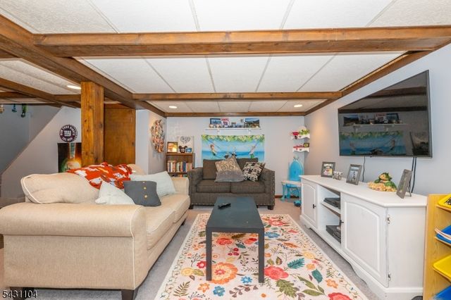 6 Madoc Trl, Jefferson Twp., NJ 07438