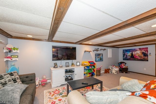 6 Madoc Trl, Jefferson Twp., NJ 07438