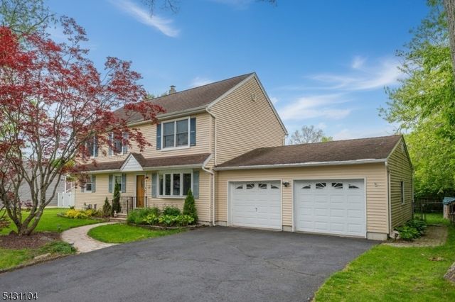 6 Madoc Trl, Jefferson Twp., NJ 07438