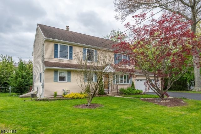 6 Madoc Trl, Jefferson Twp., NJ 07438