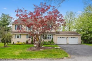 6 Madoc Trl, Jefferson Twp., NJ 07438