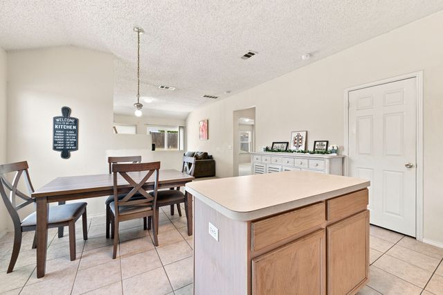 1409 Dundee Drive, Arlington, TX 76002