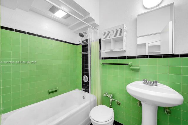 2421 Lake Pancoast Dr 2C, Miami Beach, FL 33140