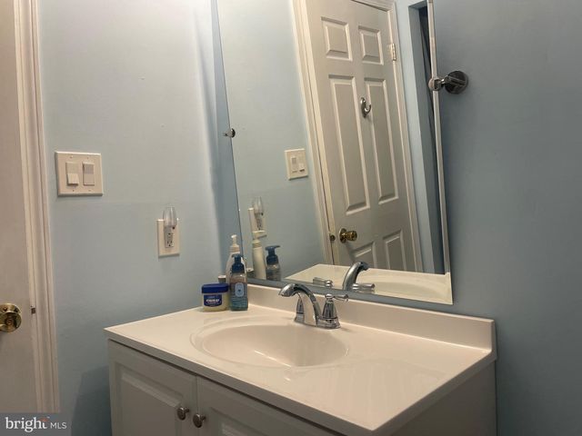 214 TAVISTOCK, Cherry Hill, NJ 08034