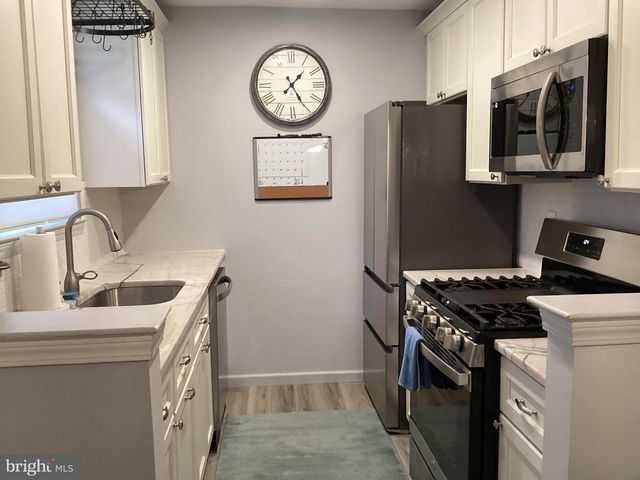 214 TAVISTOCK, Cherry Hill, NJ 08034