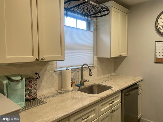 214 TAVISTOCK, Cherry Hill, NJ 08034