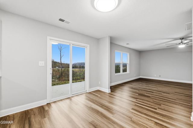 542 Reserve Way, Dandridge, TN 37725