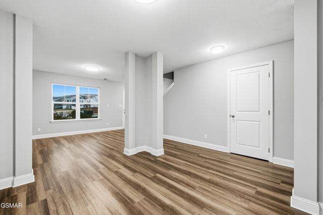 542 Reserve Way, Dandridge, TN 37725