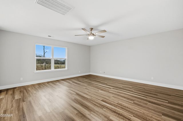 542 Reserve Way, Dandridge, TN 37725