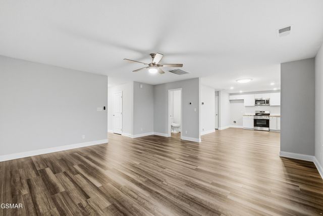 542 Reserve Way, Dandridge, TN 37725