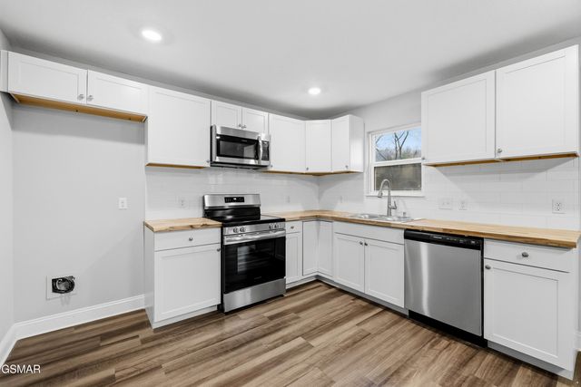 542 Reserve Way, Dandridge, TN 37725