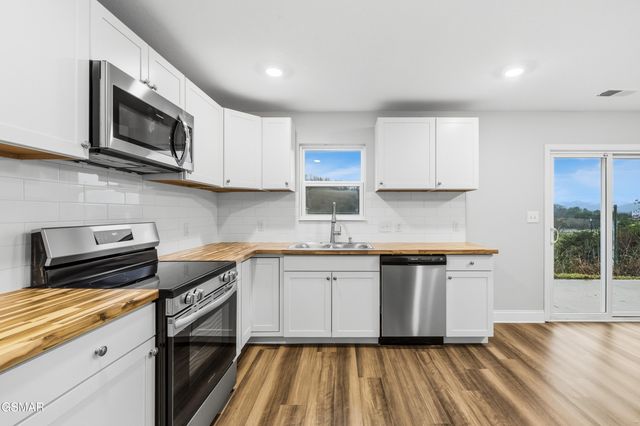 542 Reserve Way, Dandridge, TN 37725