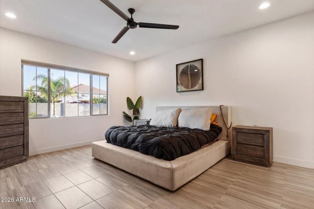 2080 E AQUARIUS Place, Chandler, AZ 85249
