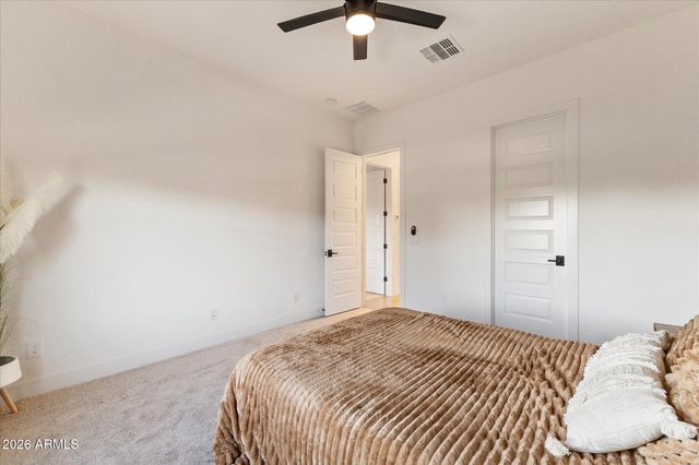 2080 E AQUARIUS Place, Chandler, AZ 85249