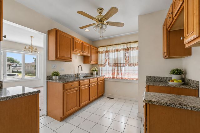 412 S 9th Avenue, Maywood, IL 60153