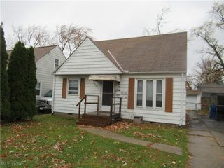 18712 Parkmount Avenue, Cleveland, OH 44135