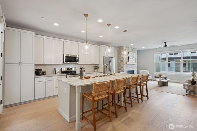 17 160th Place SE, Bothell, WA 98012