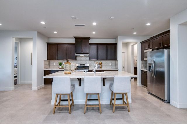 1010 Horizon Drive, Madera, CA 93636