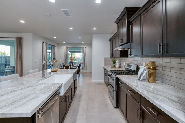 1010 Horizon Drive, Madera, CA 93636