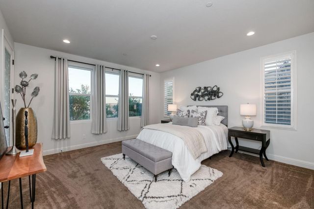 1010 Horizon Drive, Madera, CA 93636