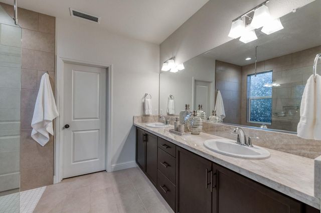1010 Horizon Drive, Madera, CA 93636