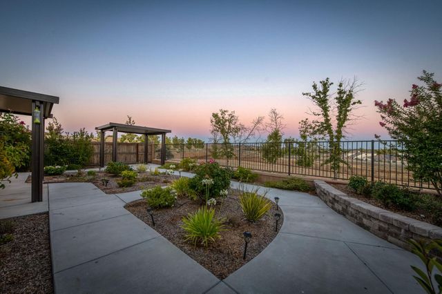 1010 Horizon Drive, Madera, CA 93636