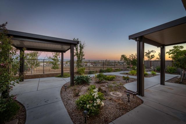 1010 Horizon Drive, Madera, CA 93636