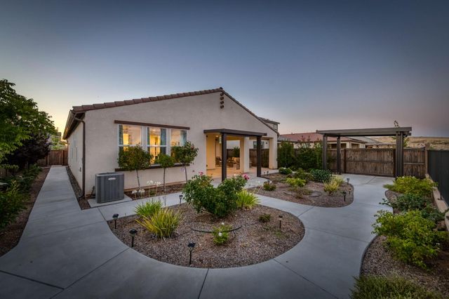 1010 Horizon Drive, Madera, CA 93636