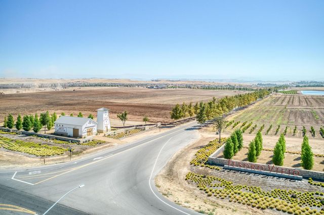 1010 Horizon Drive, Madera, CA 93636