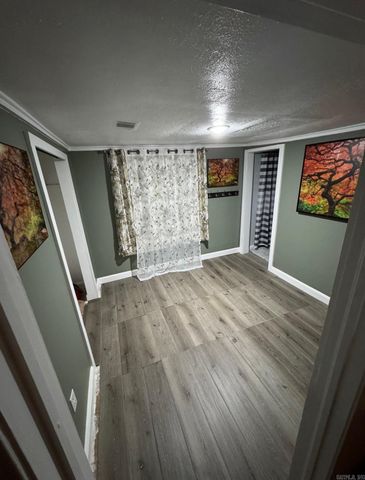 6105 Pointview Road, Benton, AR 72019