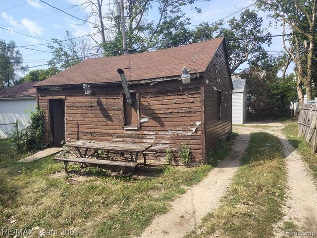 18809 Carrie Street, Detroit, MI 48234