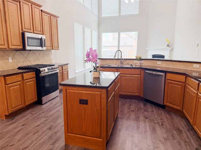 69 Cattail Pond Drive, Frisco, TX 75034