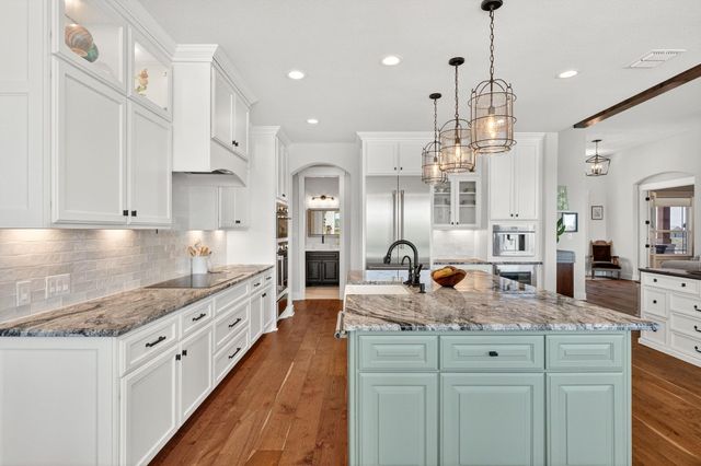 743 Vista Ridge DR, Round Mountain, TX 78663