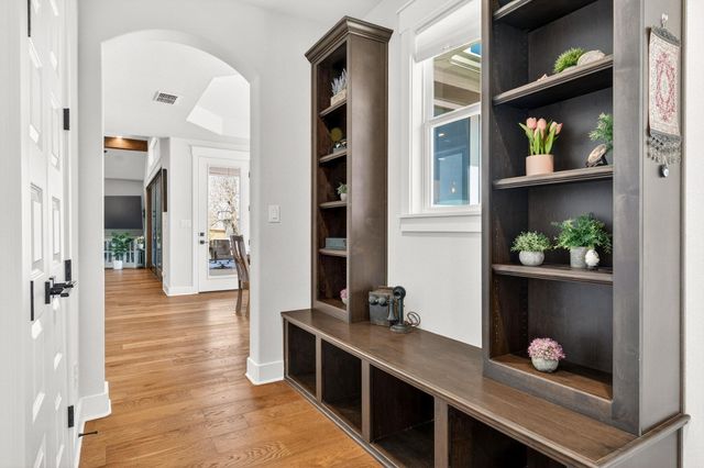 743 Vista Ridge DR, Round Mountain, TX 78663