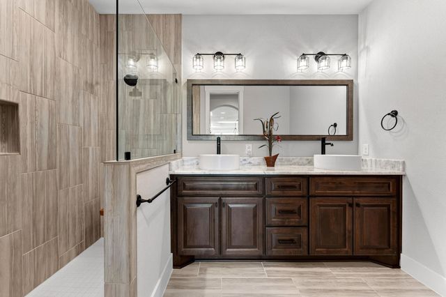 743 Vista Ridge DR, Round Mountain, TX 78663