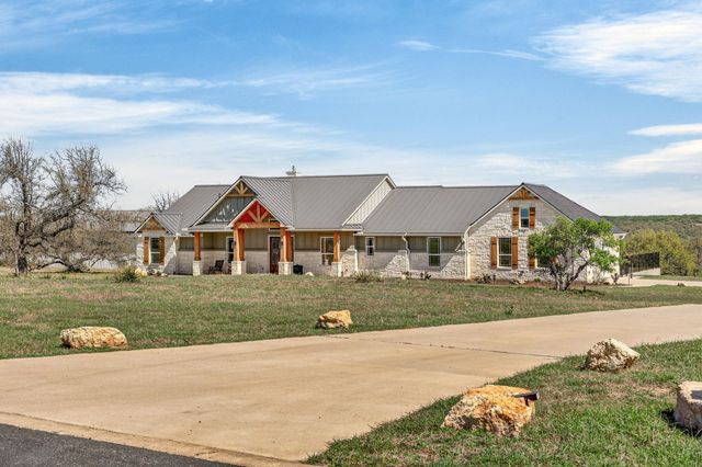 743 Vista Ridge DR, Round Mountain, TX 78663