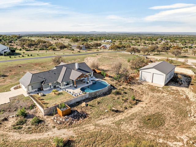 743 Vista Ridge DR, Round Mountain, TX 78663