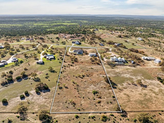 743 Vista Ridge DR, Round Mountain, TX 78663