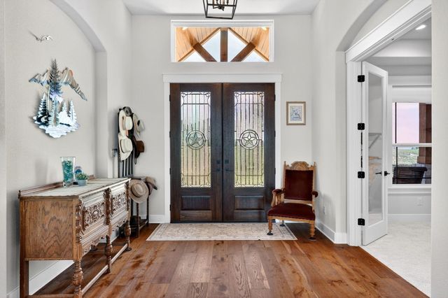 743 Vista Ridge DR, Round Mountain, TX 78663