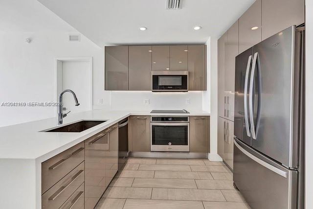 2000 S Metropica Way 907, Sunrise, FL 33323