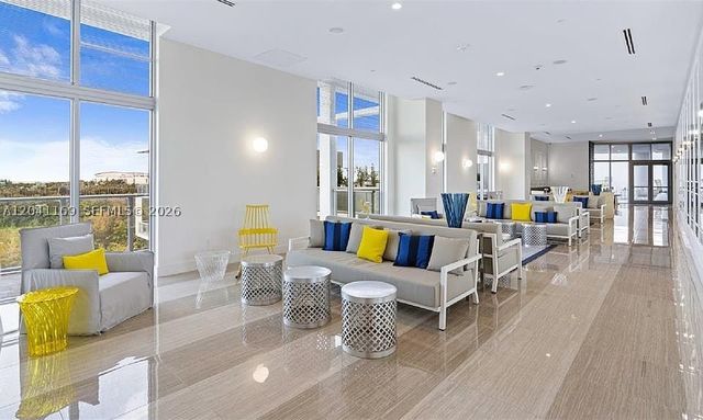 2000 S Metropica Way 907, Sunrise, FL 33323