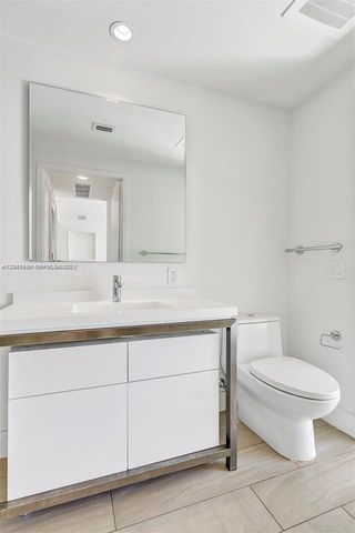 2000 S Metropica Way 907, Sunrise, FL 33323