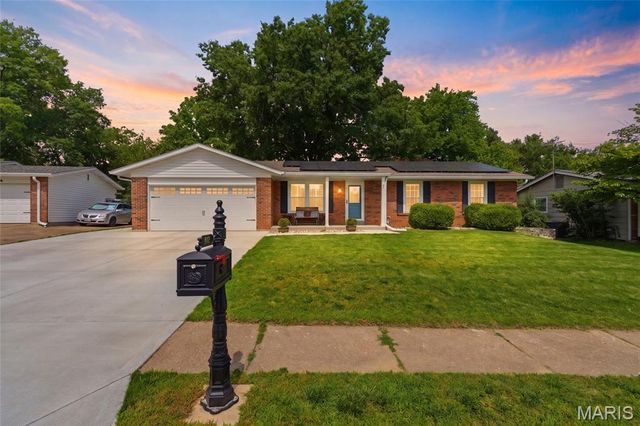 921 Picardy Lane, St Charles, MO 63301